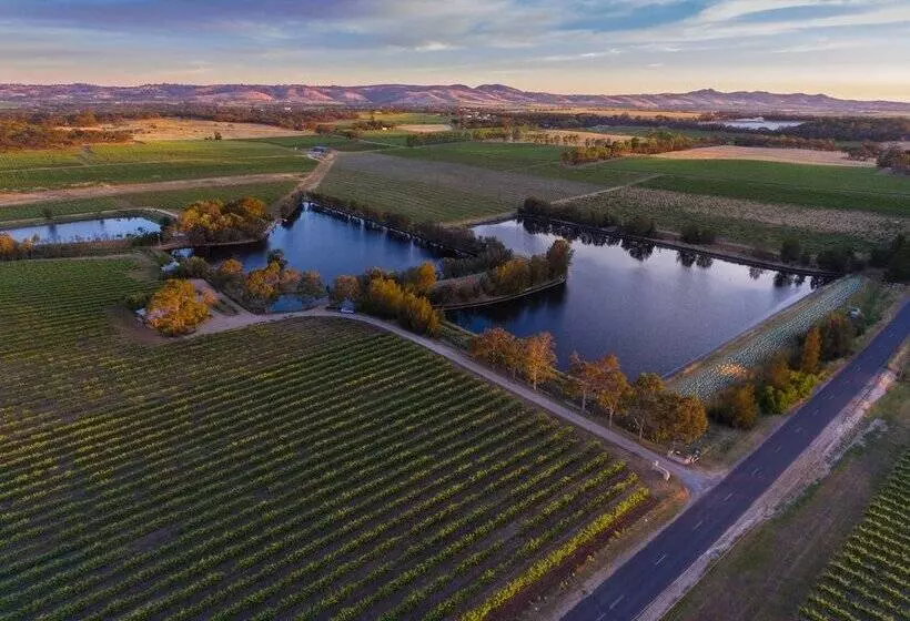 Bed and Breakfast Stonewell Cottages And Vineyards