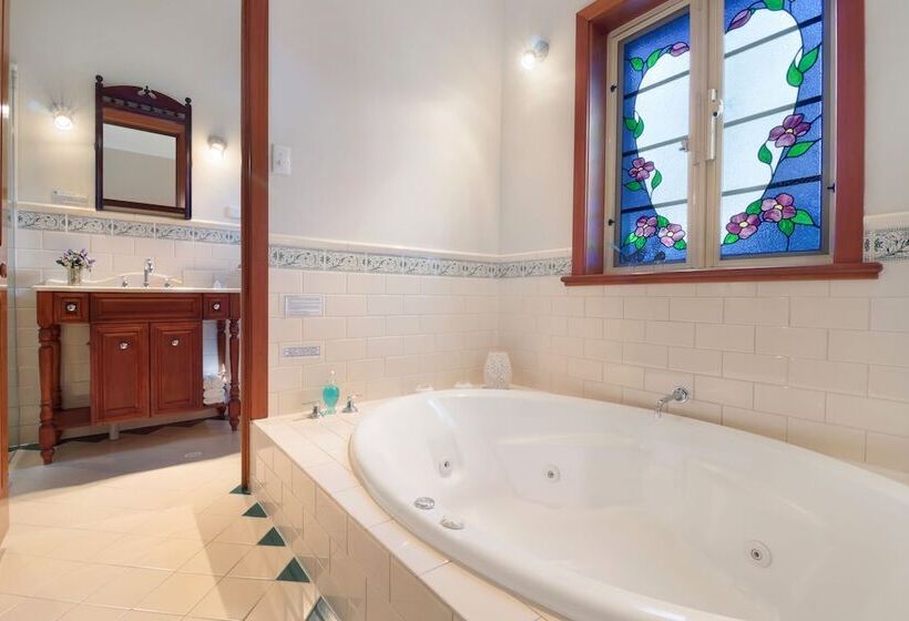 Bed & Breakfast Stonewell Cottages And Vineyards