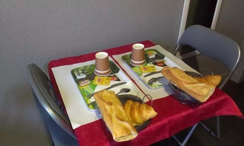 Hipotel Paris Gambetta Republique