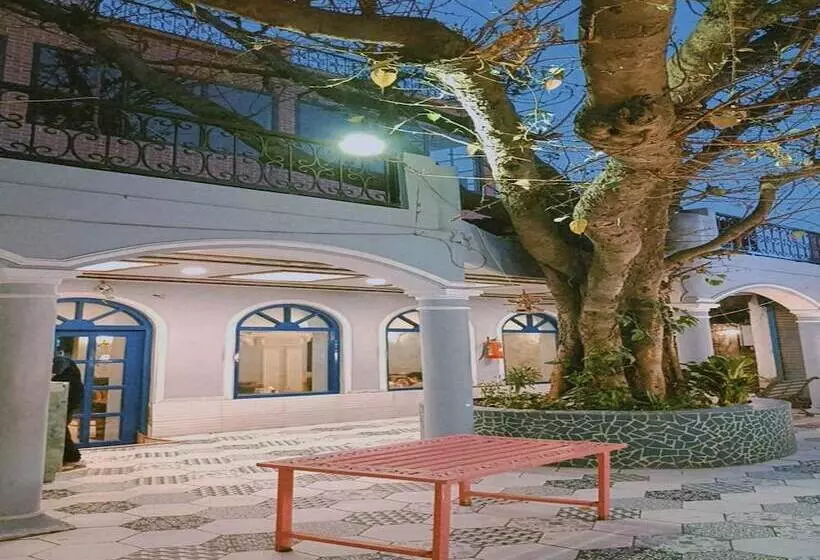 مسافرخانه Maya Hotel & Restaurant