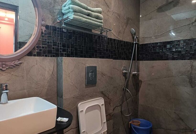 فندق فئة نجمة واحدة Maya Hotel & Restaurant