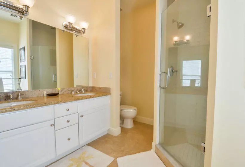 هتل Angler's Reef Resort