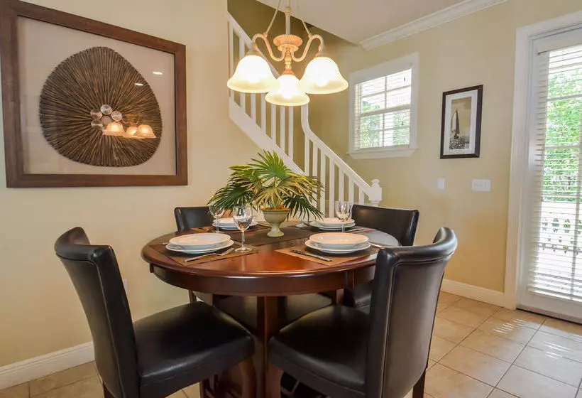 هتل Angler's Reef Resort