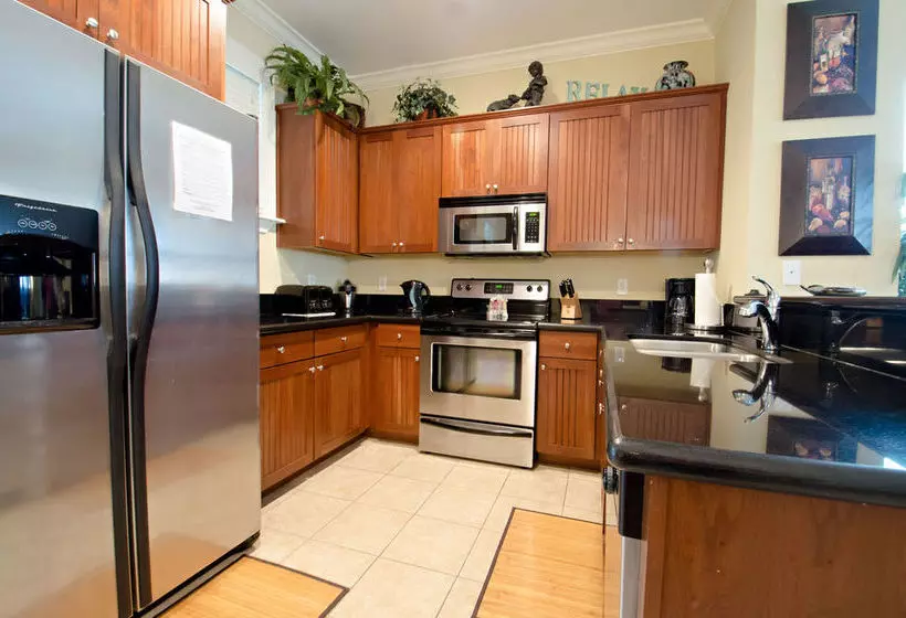 هتل Angler's Reef Resort