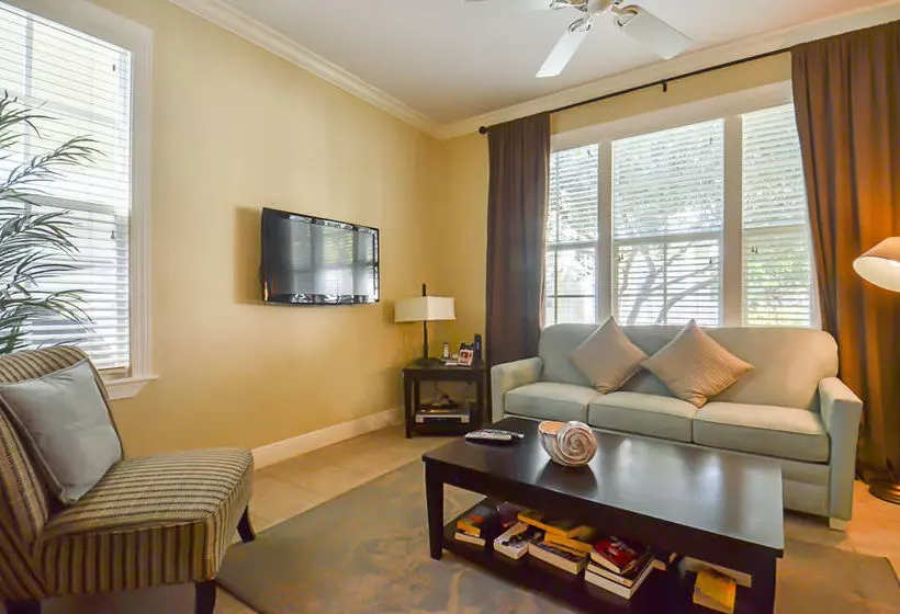 هتل Angler's Reef Resort