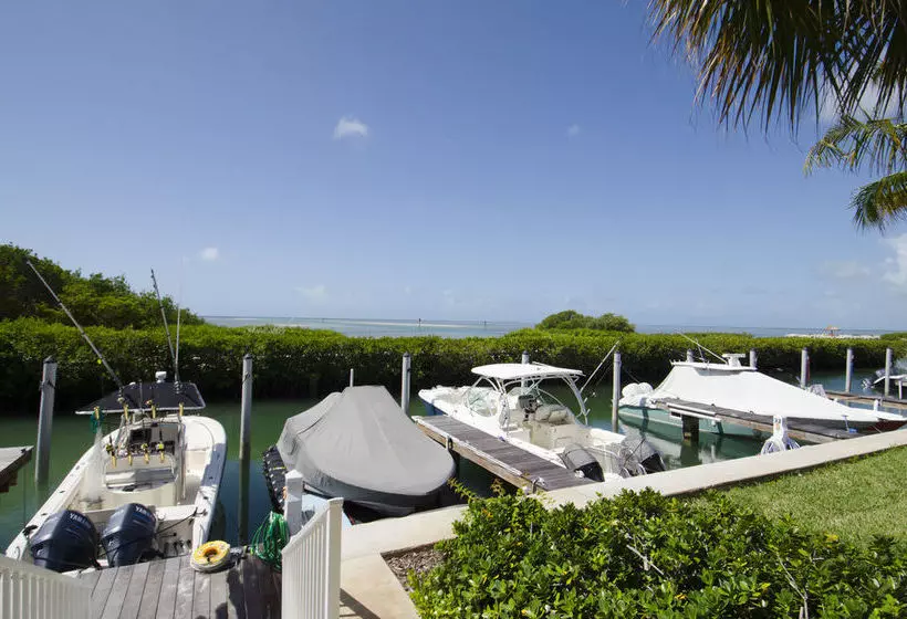 هتل Angler's Reef Resort