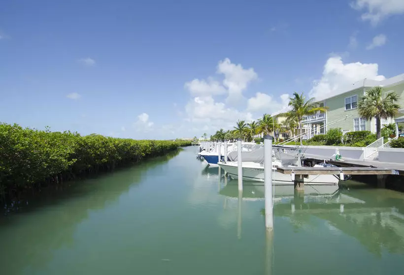 هتل Angler's Reef Resort