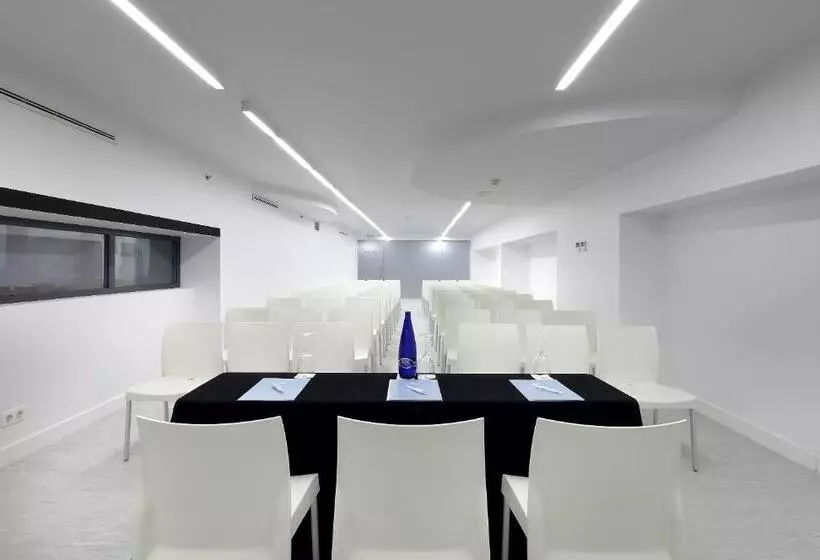 هتل Eurostars Central