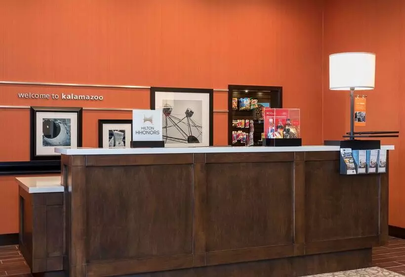 호텔 Hampton Inn Kalamazoo