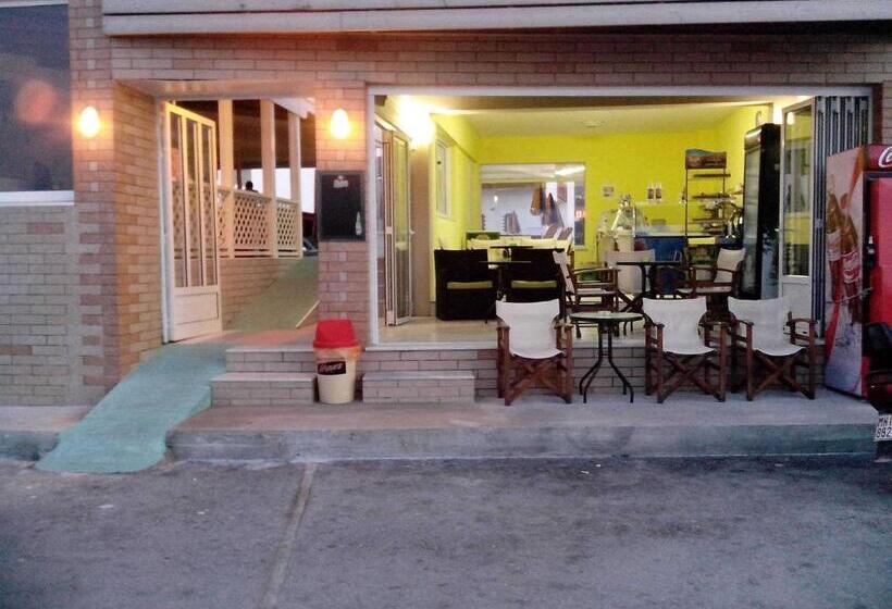 Отель Haris Apartments