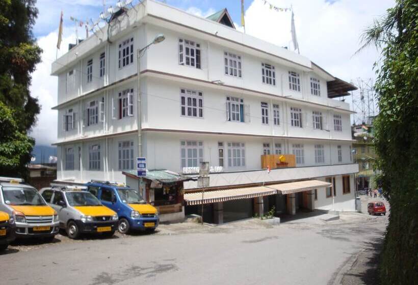 Hotelli Jewel Of The East