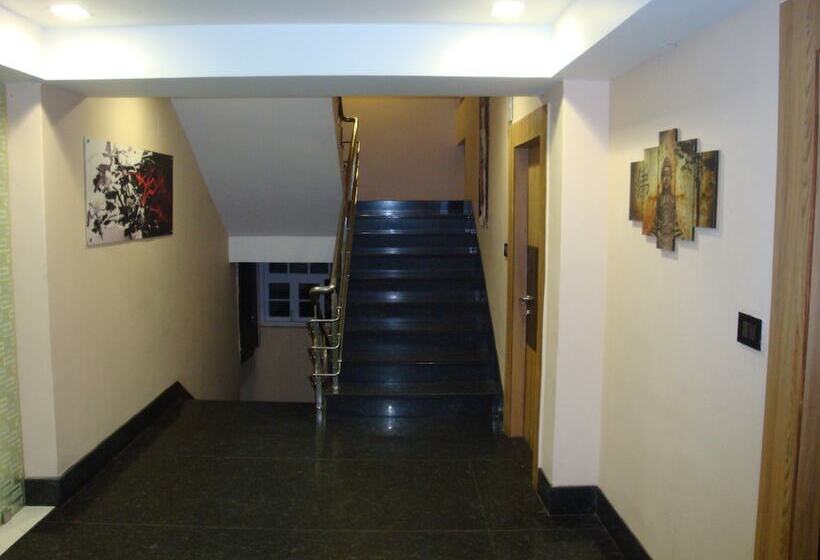 Hotelli Jewel Of The East