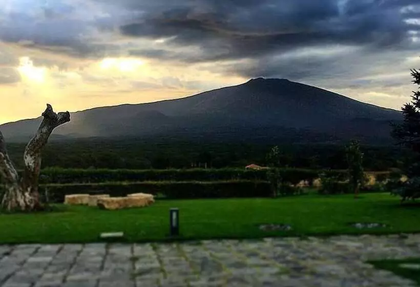 هتل La Fucina di Vulcano