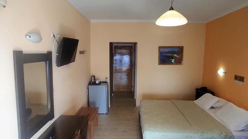 ホテル Logan S Beach