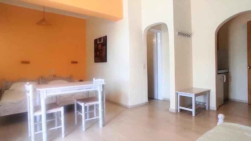 ホテル Logan S Beach