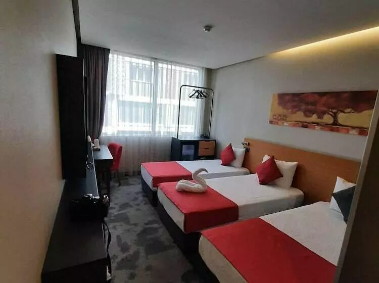 هتل Sapko Airport