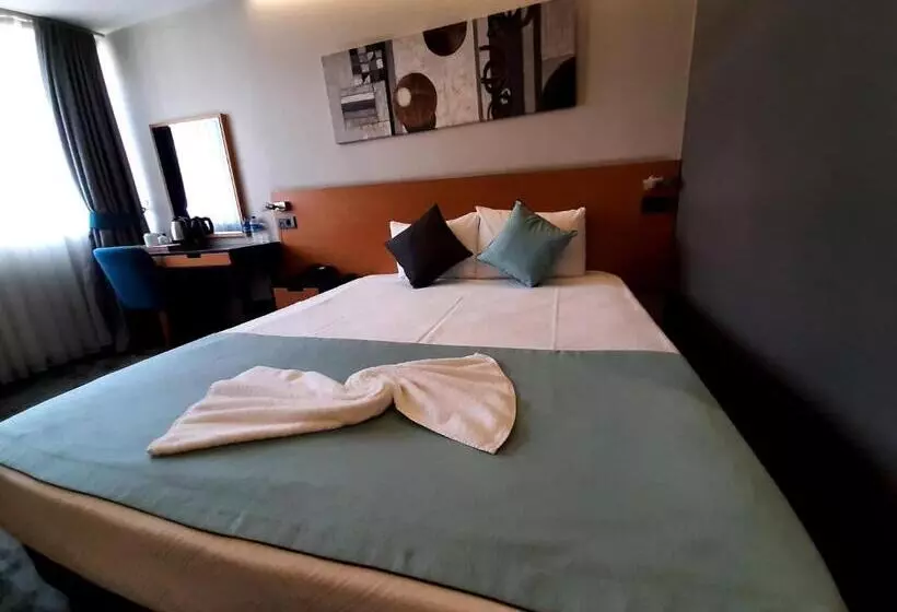 هتل Sapko Airport