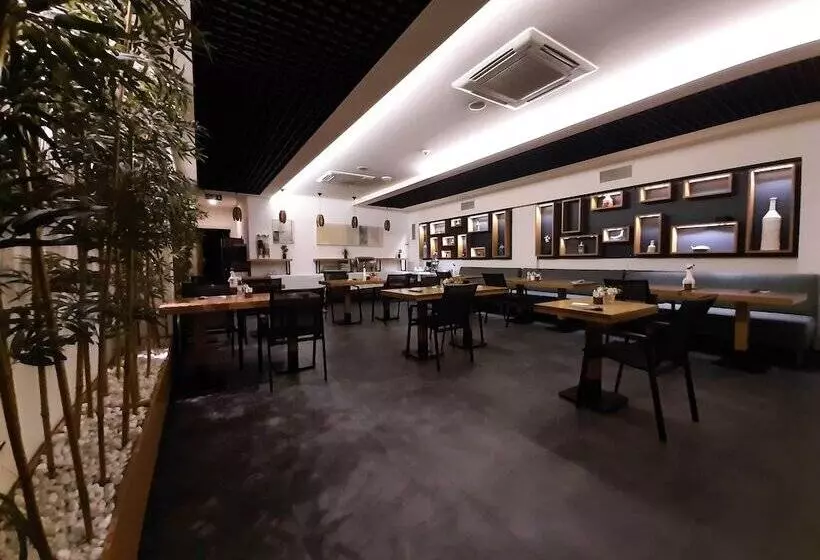 هتل Sapko Airport