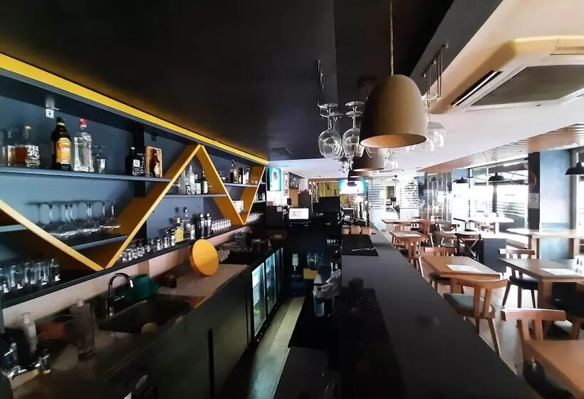 هتل Sapko Airport