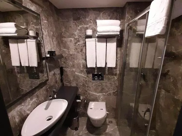 هتل Sapko Airport