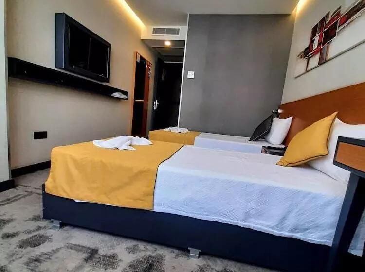 هتل Sapko Airport