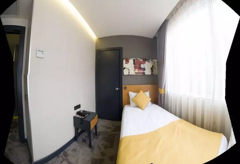 هتل Sapko Airport