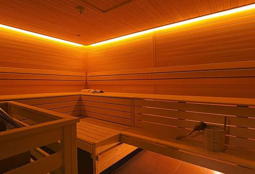 هتل Victoria By Vaya