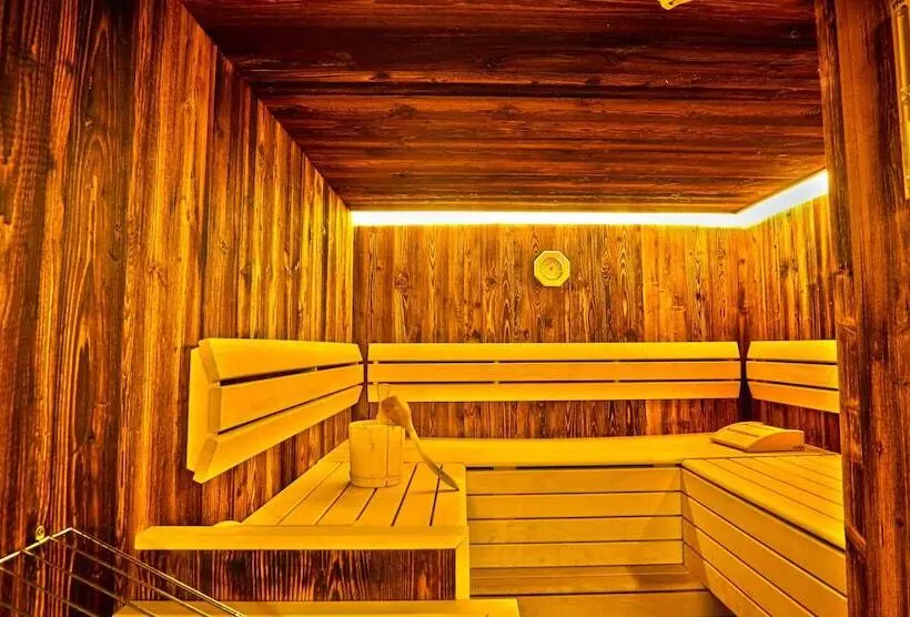 هتل Victoria By Vaya