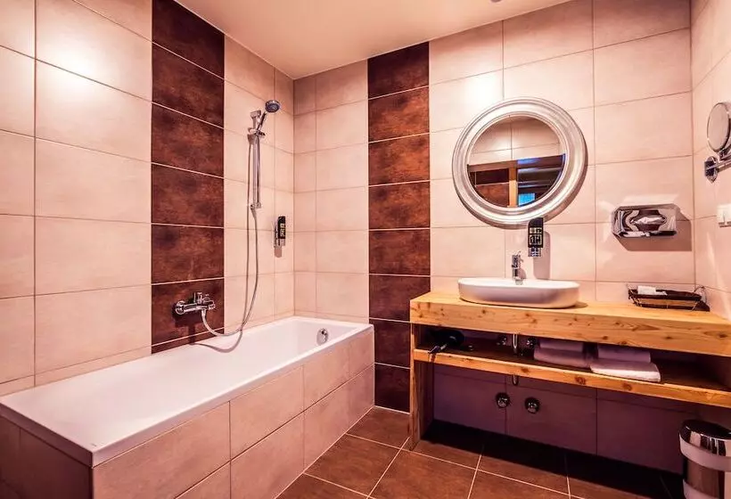 هتل Victoria By Vaya