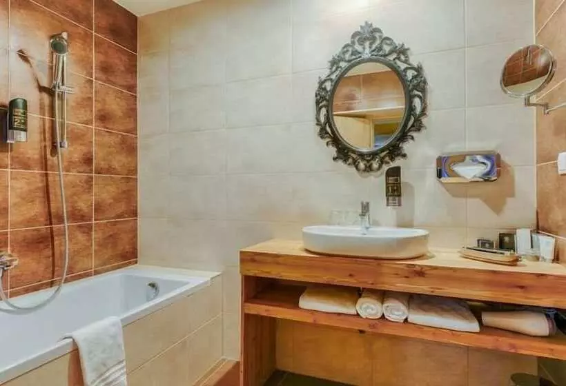 هتل Victoria By Vaya