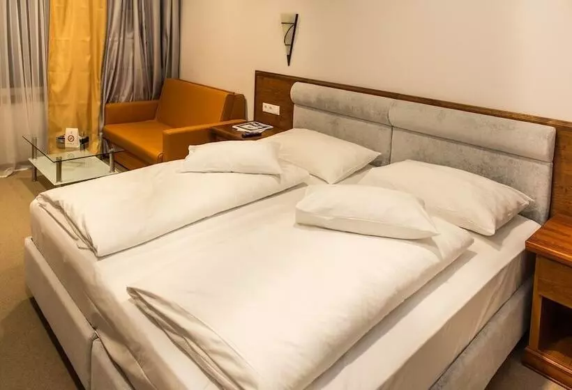 هتل Victoria By Vaya