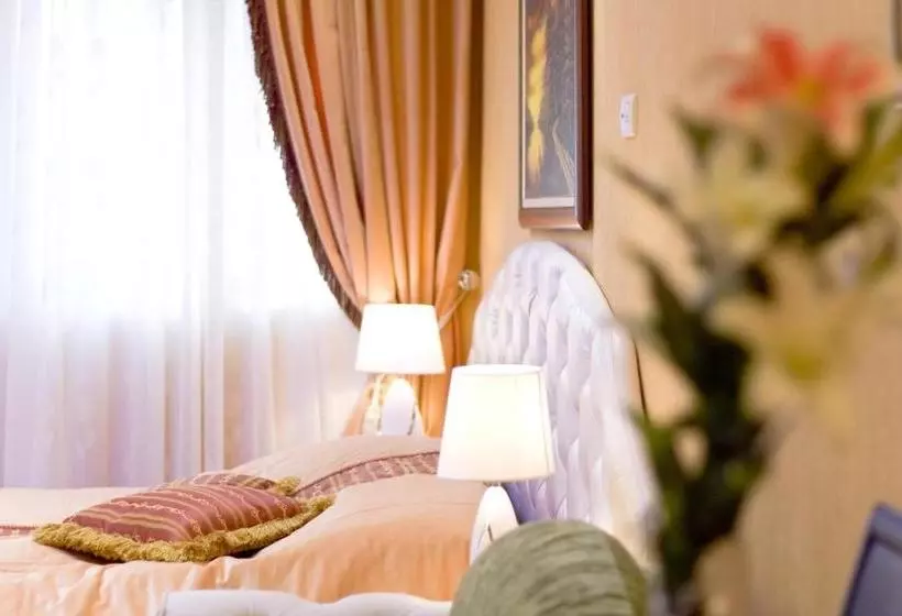 Lazar Lux Apartments