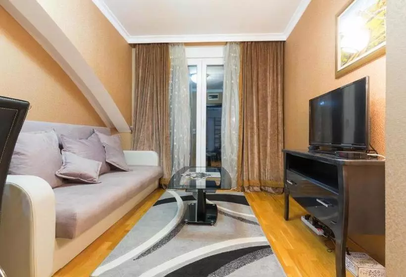 Lazar Lux Apartments