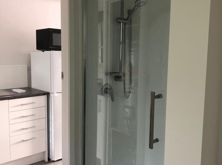 מוטל Ambassador Motor Inn