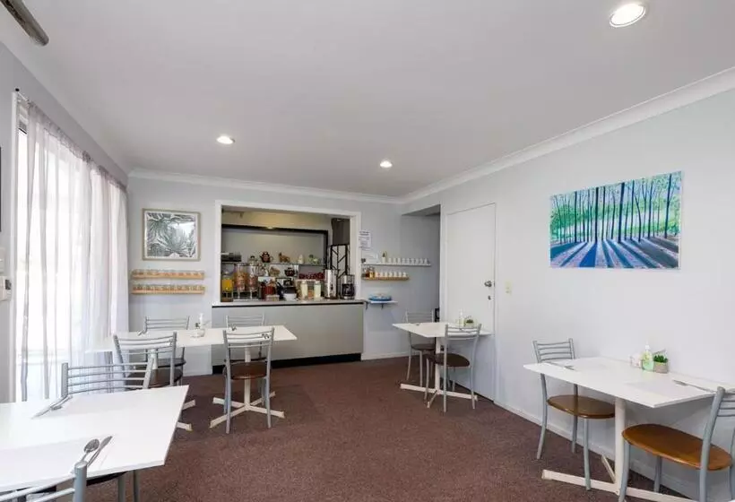 Motel Riviera On Ruthven