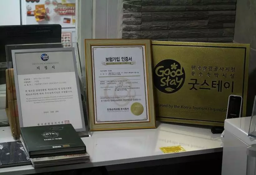 Majatalo 24 Guesthouse Sinchon