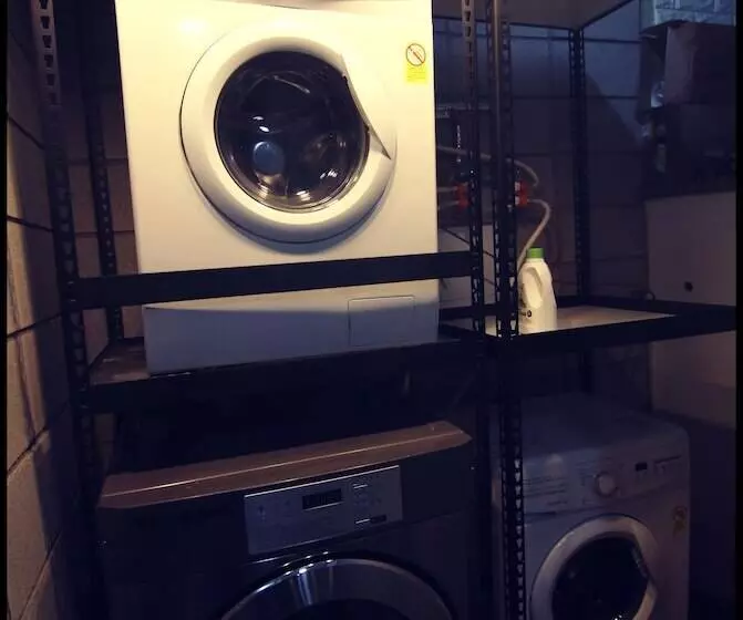 Majatalo 24 Guesthouse Sinchon