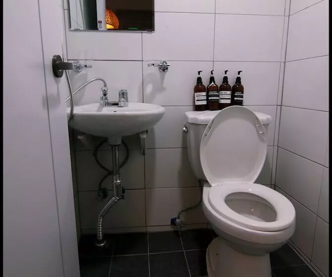 Majatalo 24 Guesthouse Sinchon