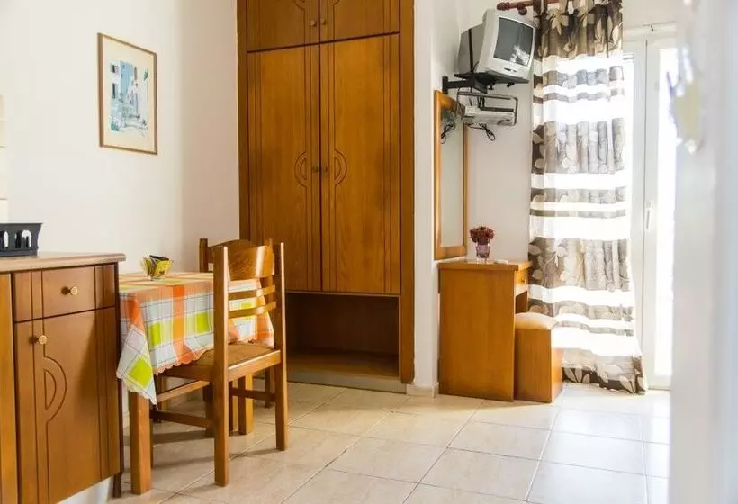 Anemones Studios & Apartments