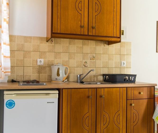 Anemones Studios & Apartments