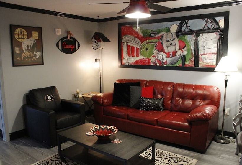 호텔 Georgia Gameday Center