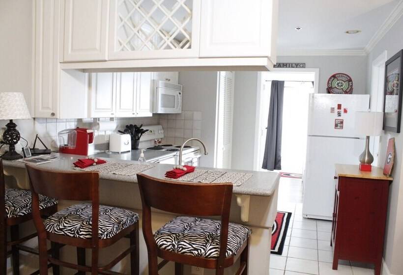 호텔 Georgia Gameday Center