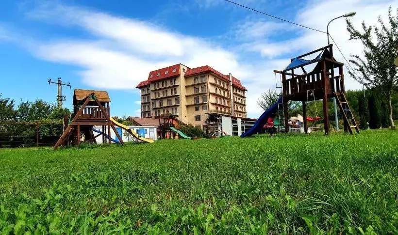 Отель Grand Perla Ciucasului