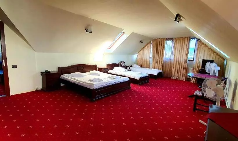 Отель Grand Perla Ciucasului