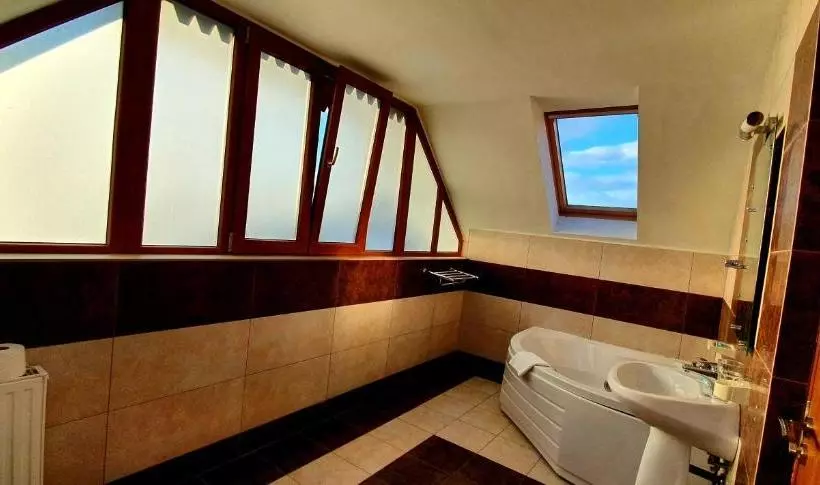 Отель Grand Perla Ciucasului