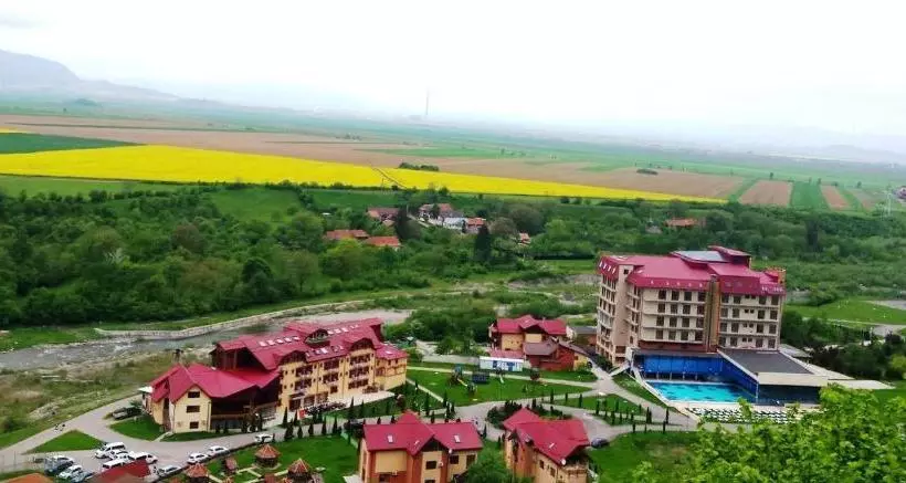 Отель Grand Perla Ciucasului