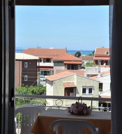 ホテル Koskinas Apartments