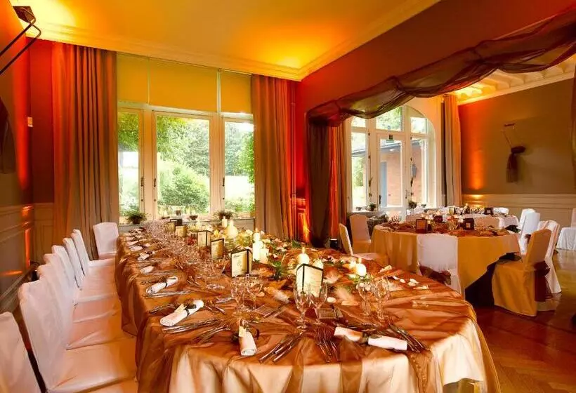 هتل Martin's Manoir