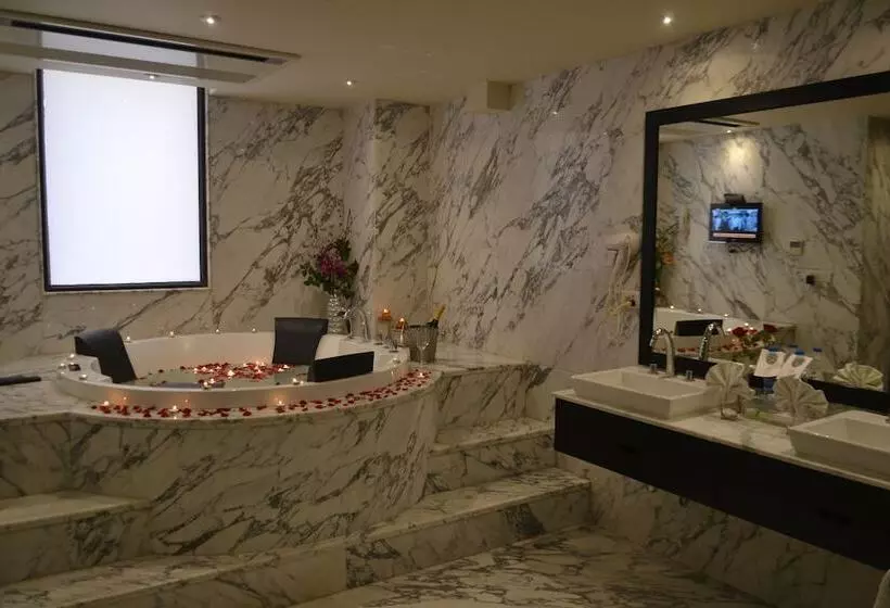 ホテル One Earth Avaas