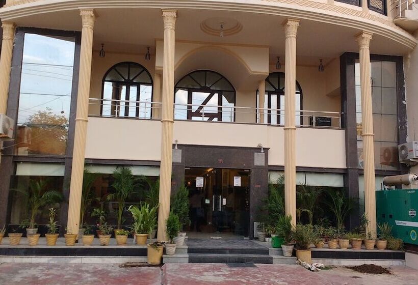 בית מלון כפרי Optimum Tara Palace